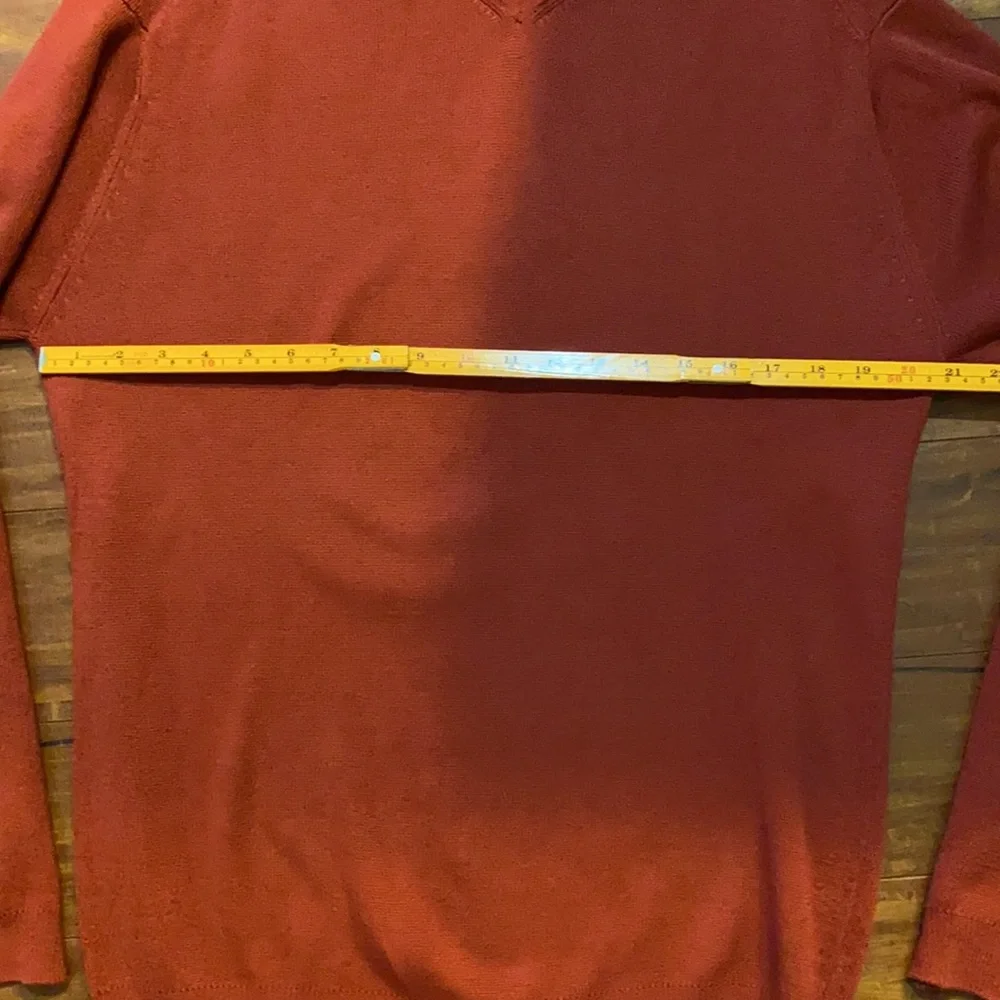 Tommy Bahama Rust V-Neck Lightweight Sweater Men’s (See Measurements)